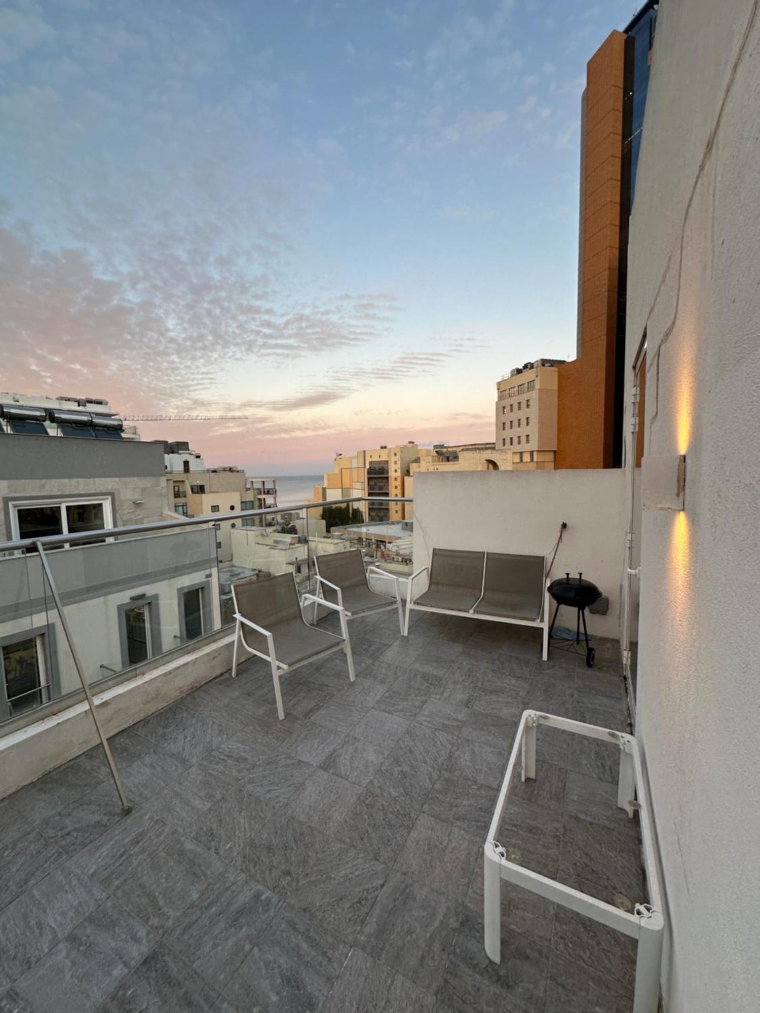 Paceville Sea View Penthouse With Jacuzzi! San Ġiljan Exterior foto