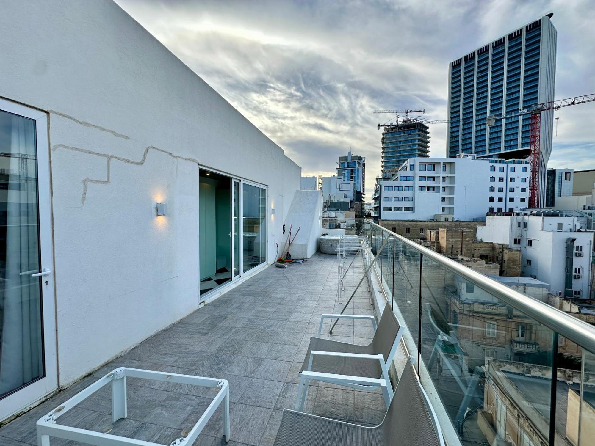 Paceville Sea View Penthouse With Jacuzzi! San Ġiljan Exterior foto